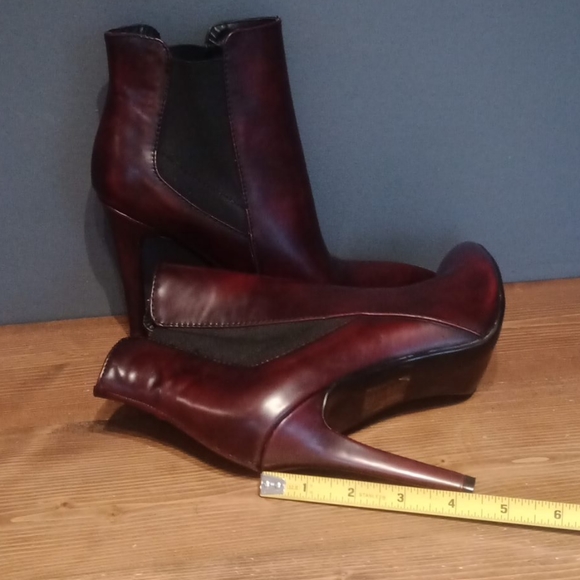 Akira  booties - Picture 3 of 10